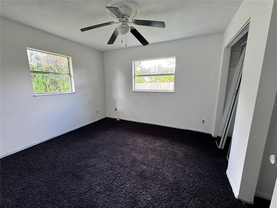 Под контрактом: $560,000 (4 спален, 2 ванн, 2303 Квадратных фут)