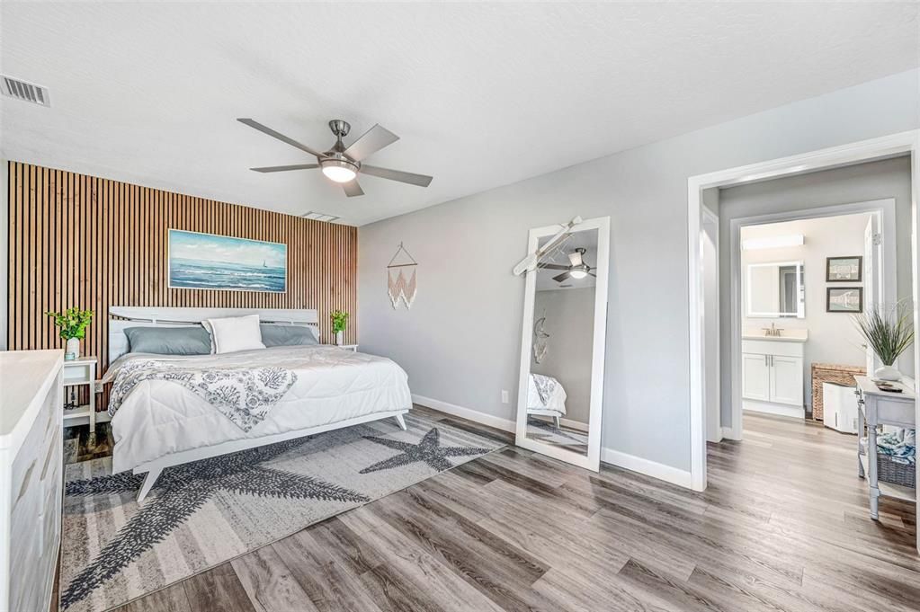 For Sale: $695,000 (4 beds, 2 baths, 2372 Square Feet)