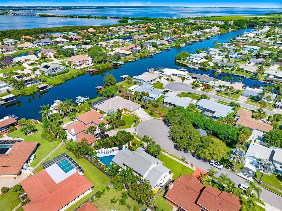 For Sale: $695,000 (4 beds, 2 baths, 2372 Square Feet)