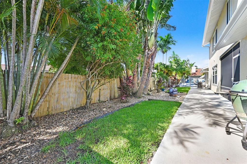 For Sale: $695,000 (4 beds, 2 baths, 2372 Square Feet)