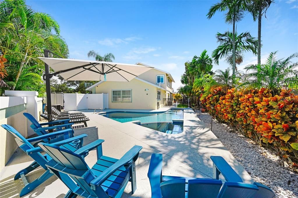 For Sale: $695,000 (4 beds, 2 baths, 2372 Square Feet)