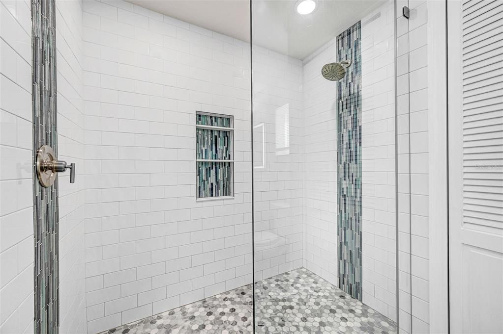 For Sale: $695,000 (4 beds, 2 baths, 2372 Square Feet)