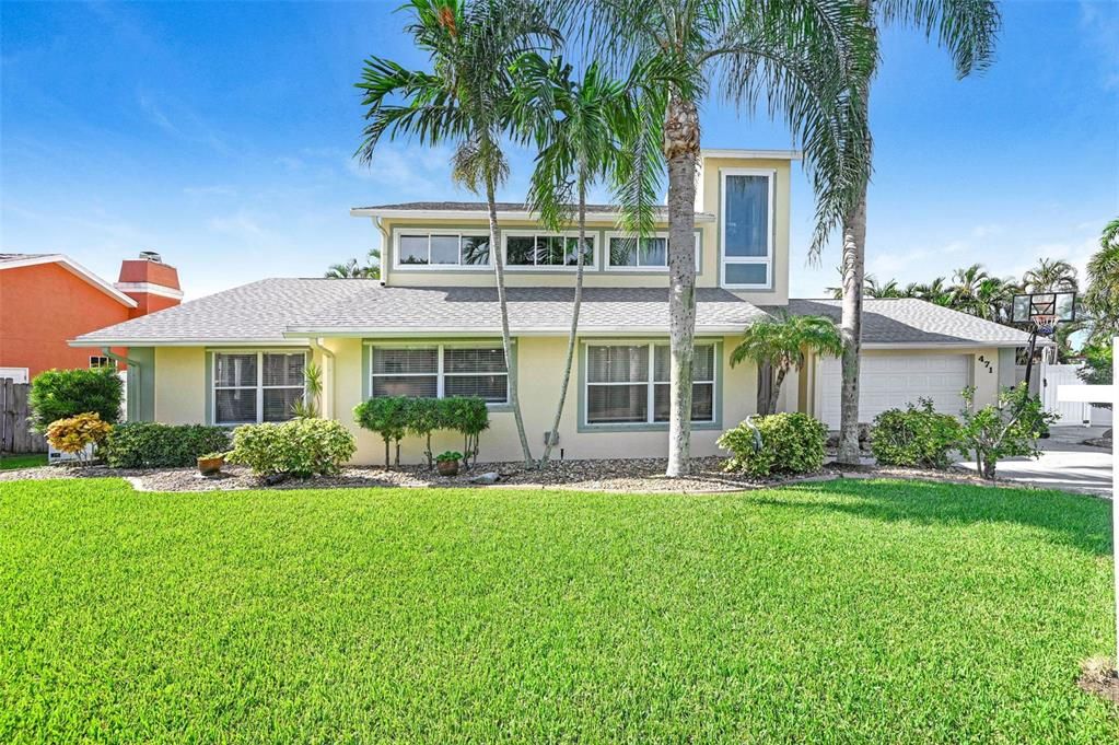 For Sale: $695,000 (4 beds, 2 baths, 2372 Square Feet)