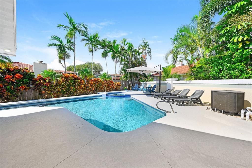 For Sale: $695,000 (4 beds, 2 baths, 2372 Square Feet)