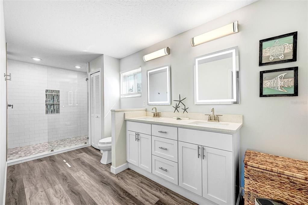 For Sale: $695,000 (4 beds, 2 baths, 2372 Square Feet)