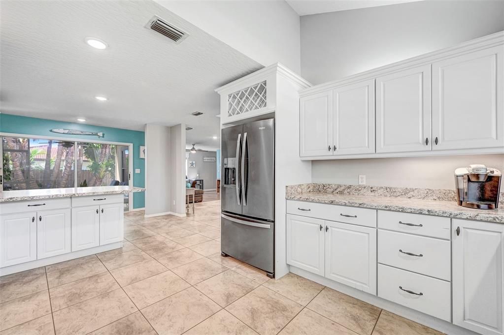 For Sale: $695,000 (4 beds, 2 baths, 2372 Square Feet)