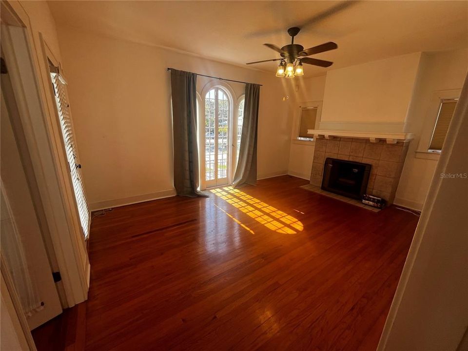 В аренду: $2,850 (2 спален, 2 ванн, 1218 Квадратных фут)