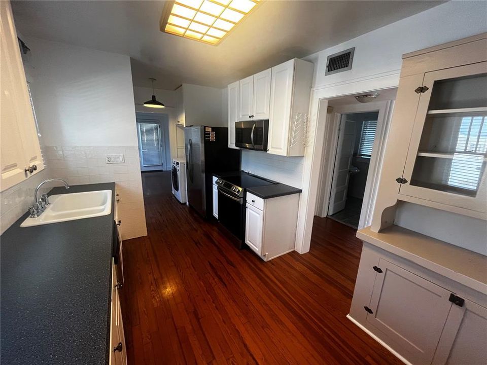 В аренду: $2,850 (2 спален, 2 ванн, 1218 Квадратных фут)