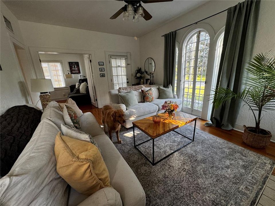 В аренду: $2,850 (2 спален, 2 ванн, 1218 Квадратных фут)