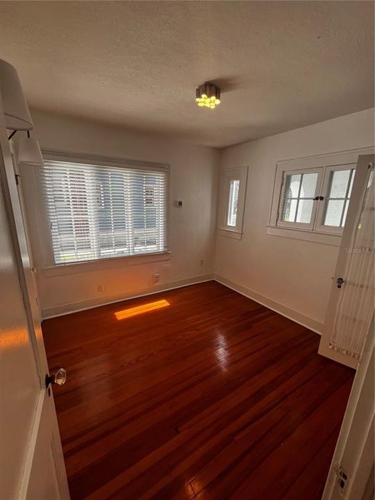 В аренду: $2,850 (2 спален, 2 ванн, 1218 Квадратных фут)