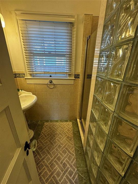 В аренду: $2,850 (2 спален, 2 ванн, 1218 Квадратных фут)