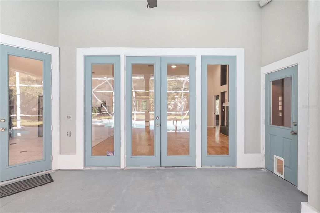 Под контрактом: $585,000 (4 спален, 3 ванн, 2497 Квадратных фут)