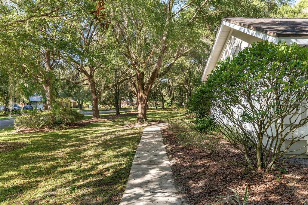 Под контрактом: $585,000 (4 спален, 3 ванн, 2497 Квадратных фут)