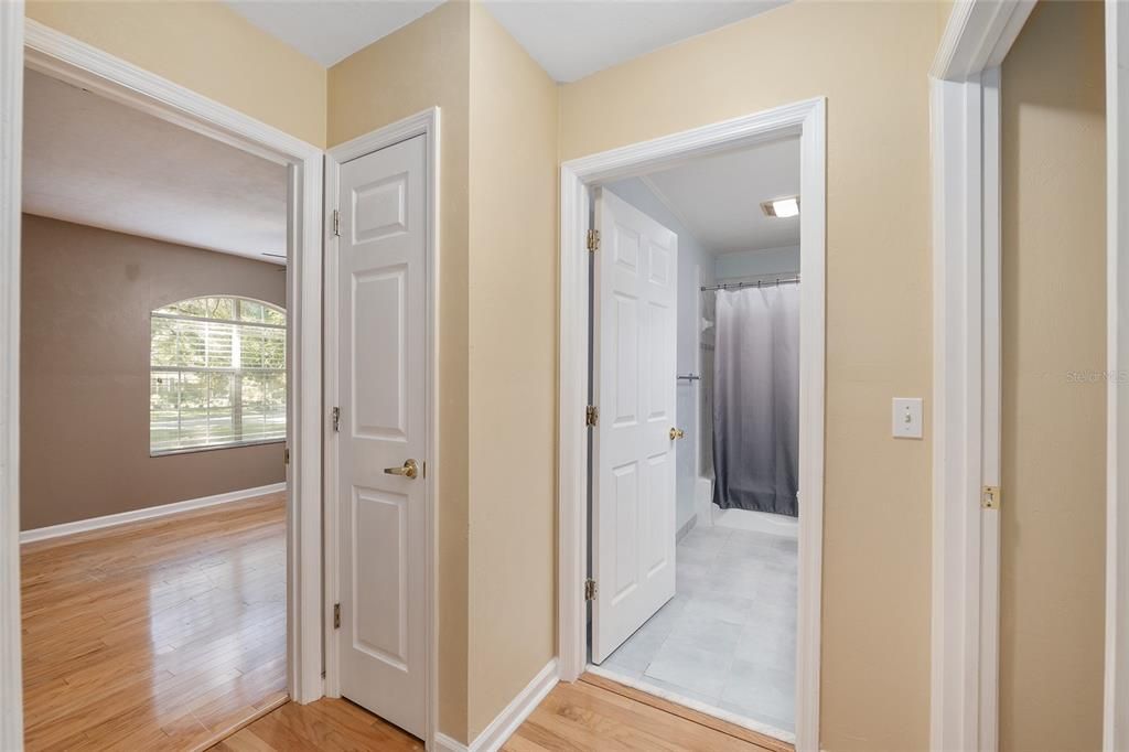 Под контрактом: $585,000 (4 спален, 3 ванн, 2497 Квадратных фут)