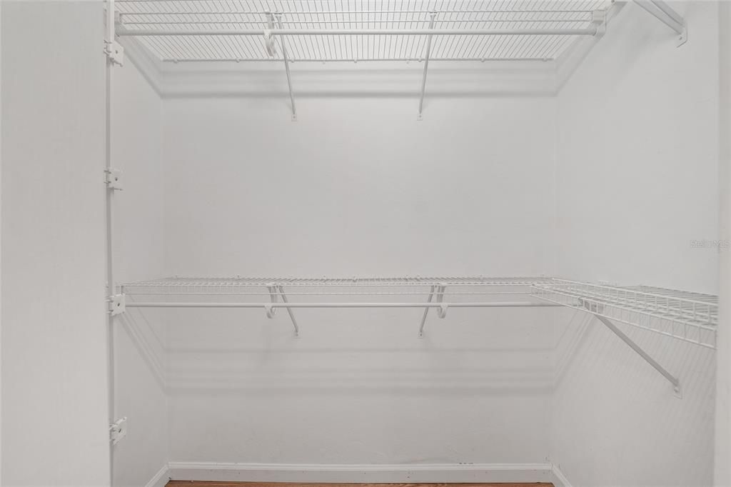 Под контрактом: $585,000 (4 спален, 3 ванн, 2497 Квадратных фут)