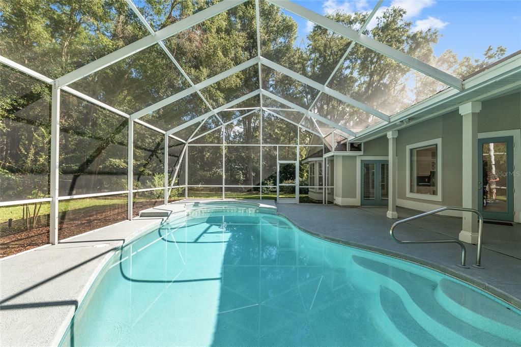 Под контрактом: $585,000 (4 спален, 3 ванн, 2497 Квадратных фут)