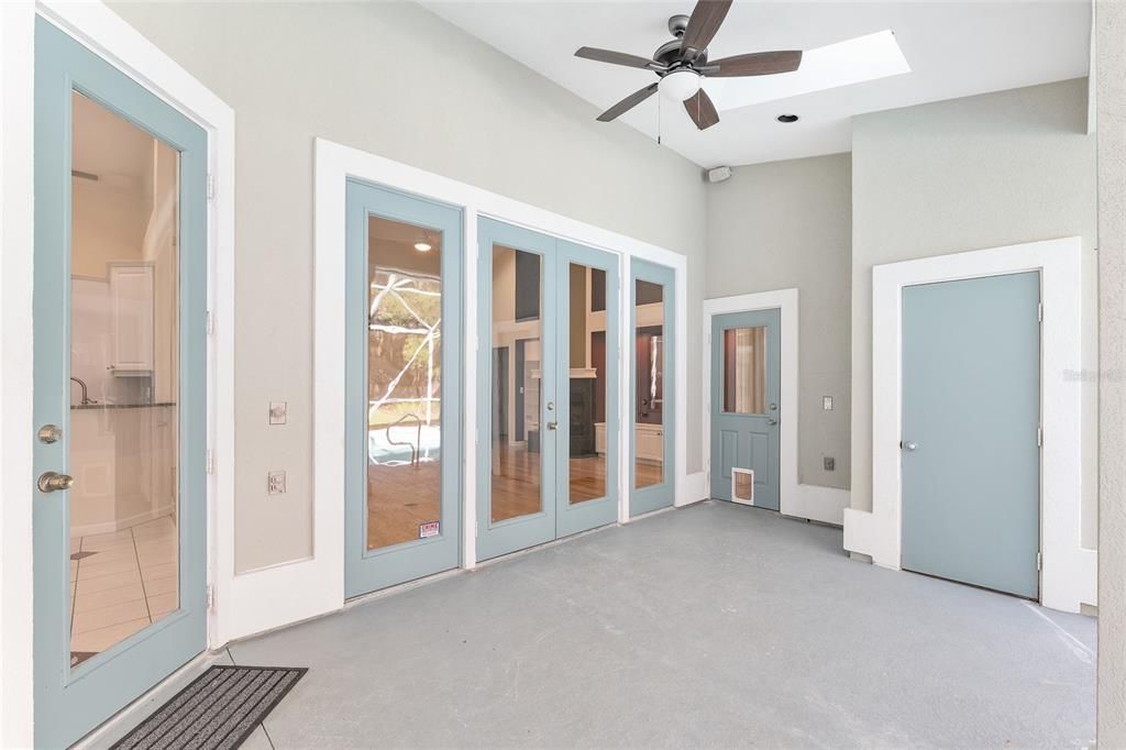 Под контрактом: $585,000 (4 спален, 3 ванн, 2497 Квадратных фут)