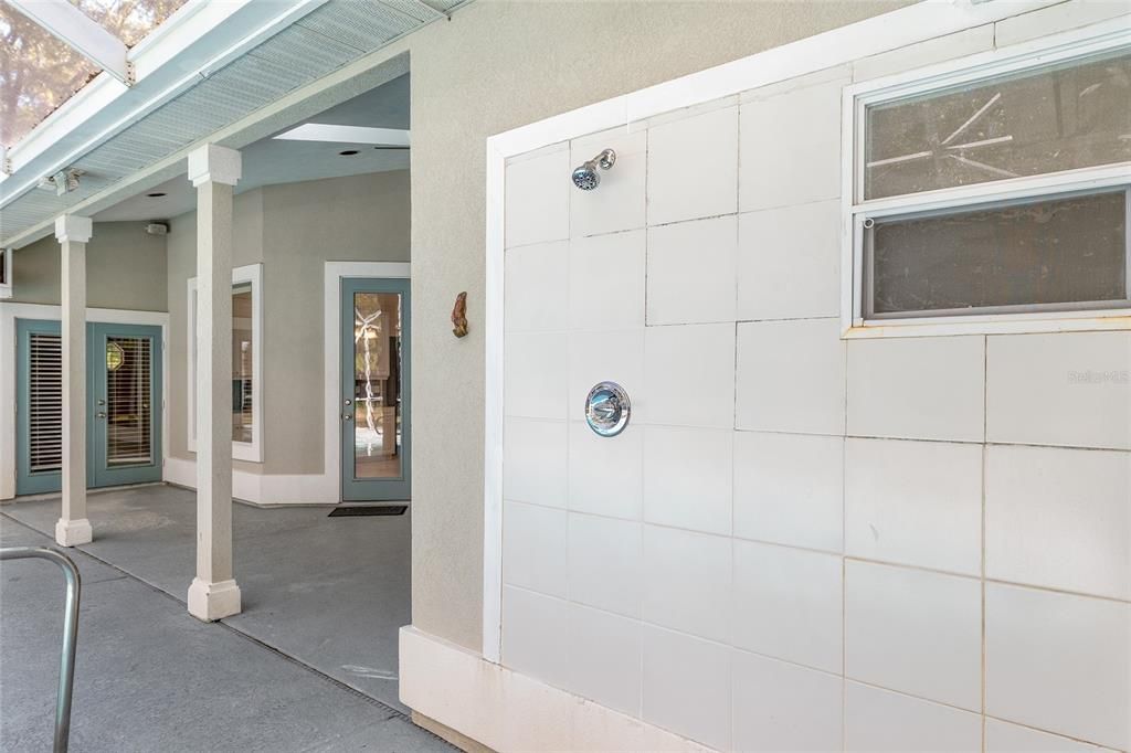 Под контрактом: $585,000 (4 спален, 3 ванн, 2497 Квадратных фут)