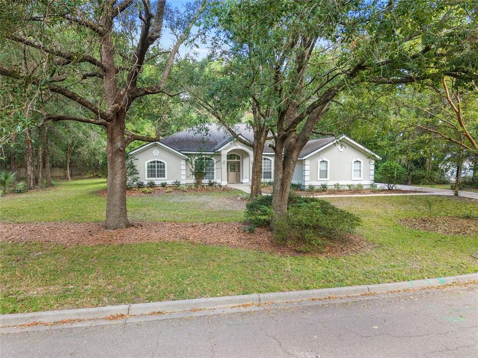 Под контрактом: $585,000 (4 спален, 3 ванн, 2497 Квадратных фут)