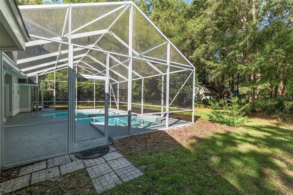 Под контрактом: $585,000 (4 спален, 3 ванн, 2497 Квадратных фут)