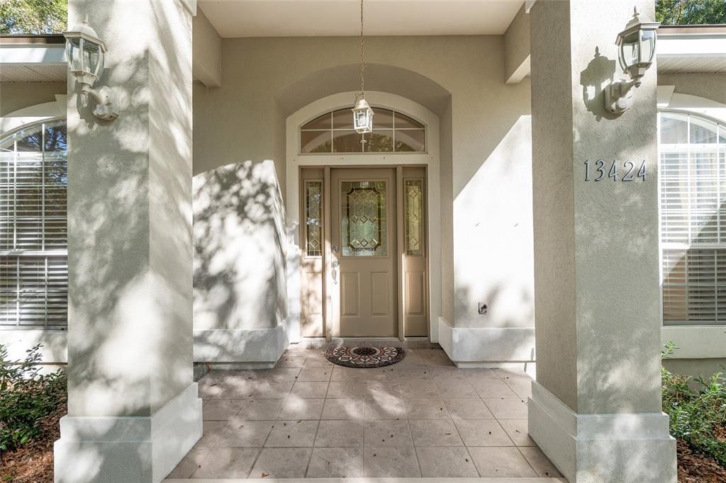 Под контрактом: $585,000 (4 спален, 3 ванн, 2497 Квадратных фут)