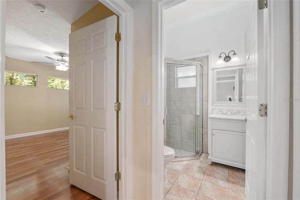 Под контрактом: $585,000 (4 спален, 3 ванн, 2497 Квадратных фут)