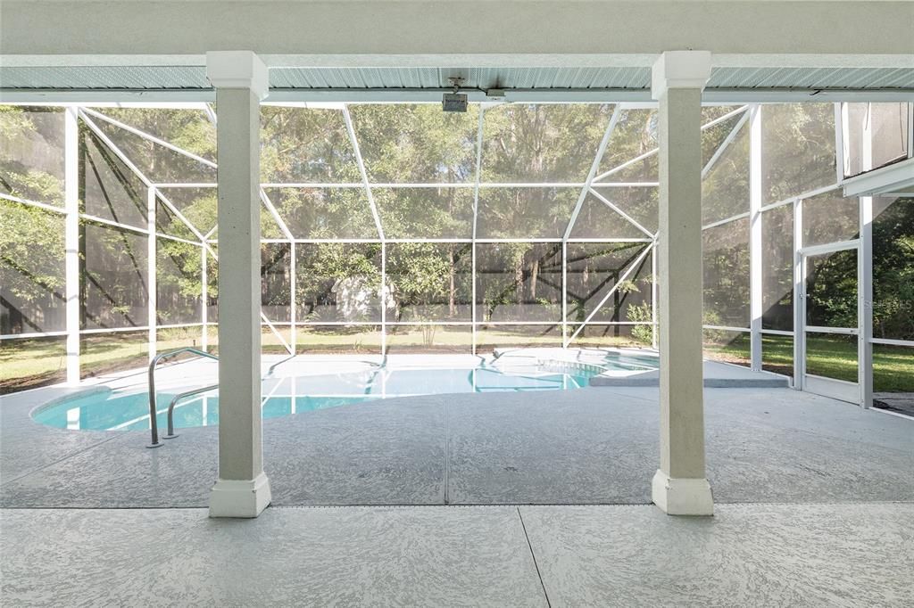 Под контрактом: $585,000 (4 спален, 3 ванн, 2497 Квадратных фут)