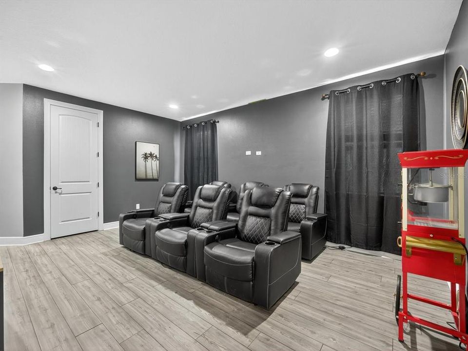 Под контрактом: $795,000 (10 спален, 10 ванн, 4683 Квадратных фут)