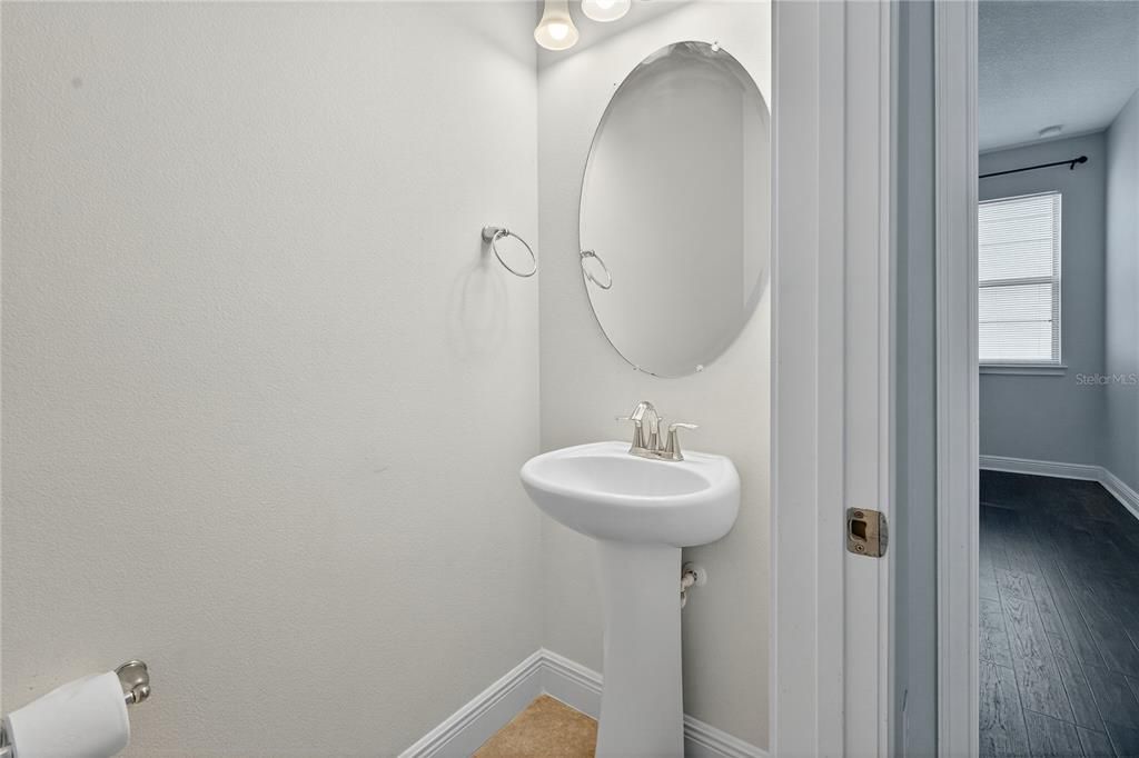 出租: $2,500 (4 贝兹, 3 浴室, 2561 平方英尺)