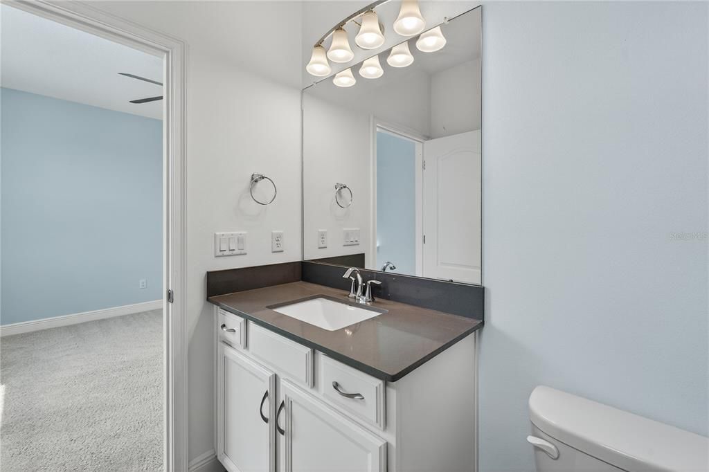 出租: $2,500 (4 贝兹, 3 浴室, 2561 平方英尺)