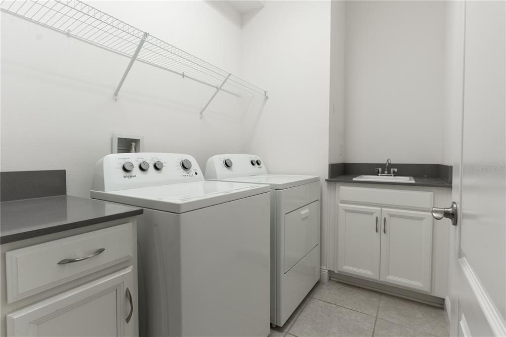 出租: $2,500 (4 贝兹, 3 浴室, 2561 平方英尺)