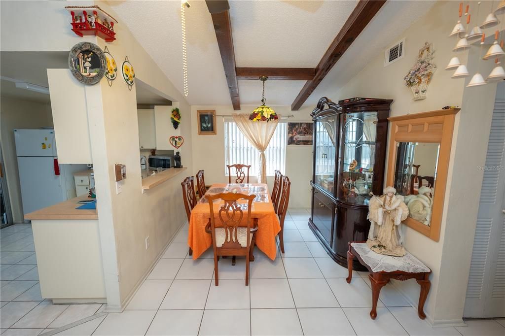 待售: $340,000 (3 贝兹, 2 浴室, 1222 平方英尺)