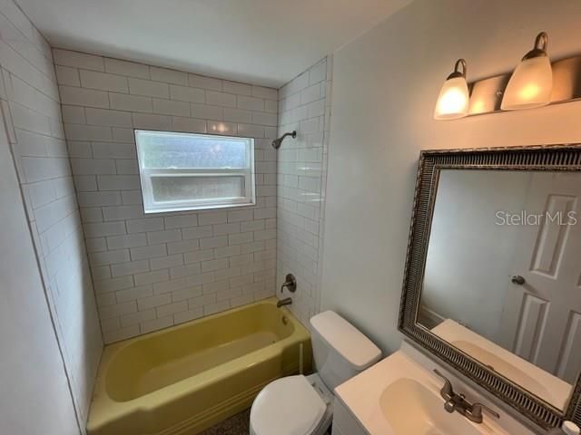 For Rent: $1,650 (2 beds, 1 baths, 800 Square Feet)