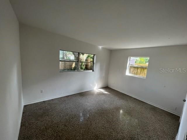 For Rent: $1,650 (2 beds, 1 baths, 800 Square Feet)