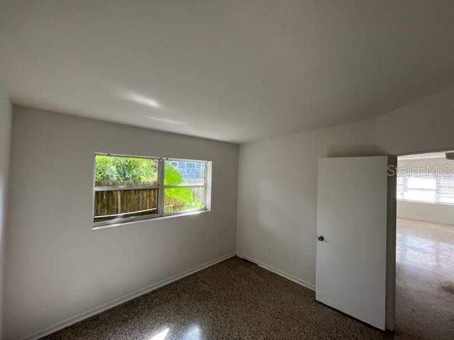 For Rent: $1,650 (2 beds, 1 baths, 800 Square Feet)