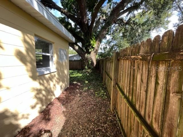 For Rent: $1,650 (2 beds, 1 baths, 800 Square Feet)