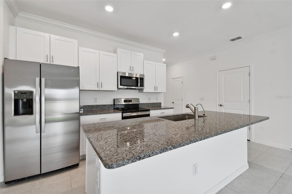 待售: $295,000 (3 贝兹, 2 浴室, 1601 平方英尺)