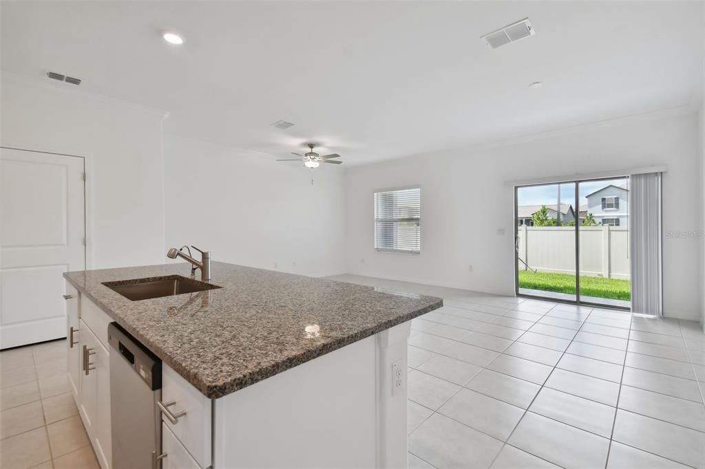 待售: $295,000 (3 贝兹, 2 浴室, 1601 平方英尺)