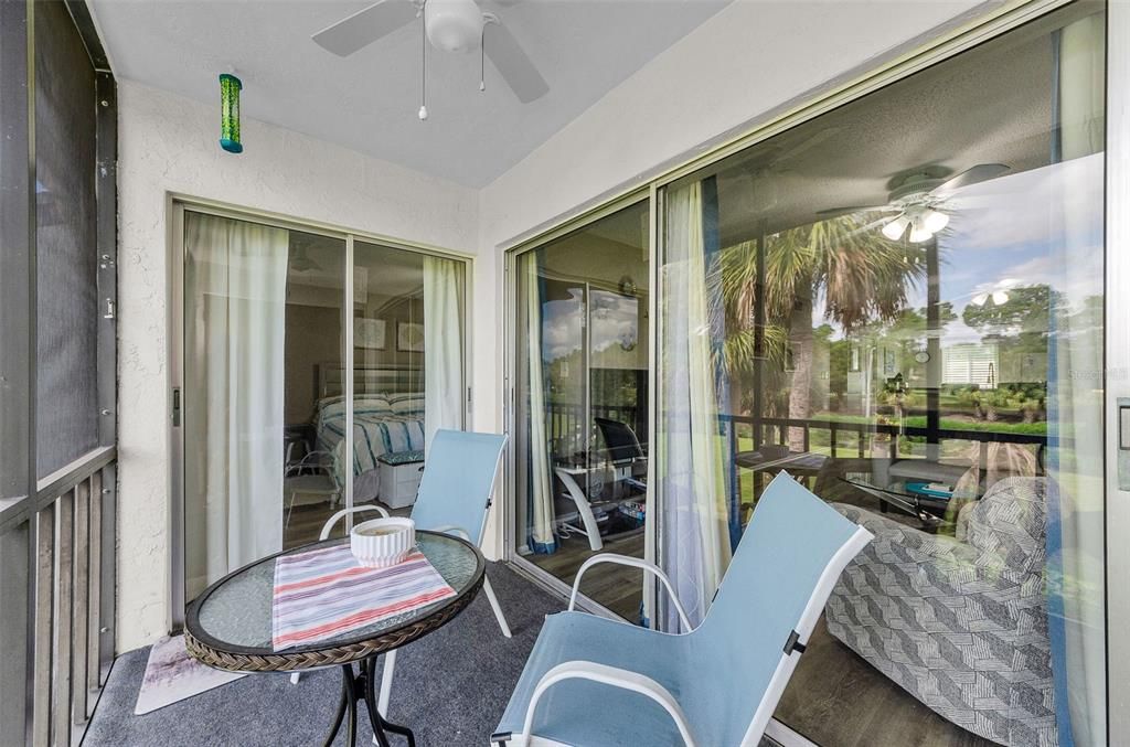 合同活跃: $3,000 (2 贝兹, 2 浴室, 1053 平方英尺)