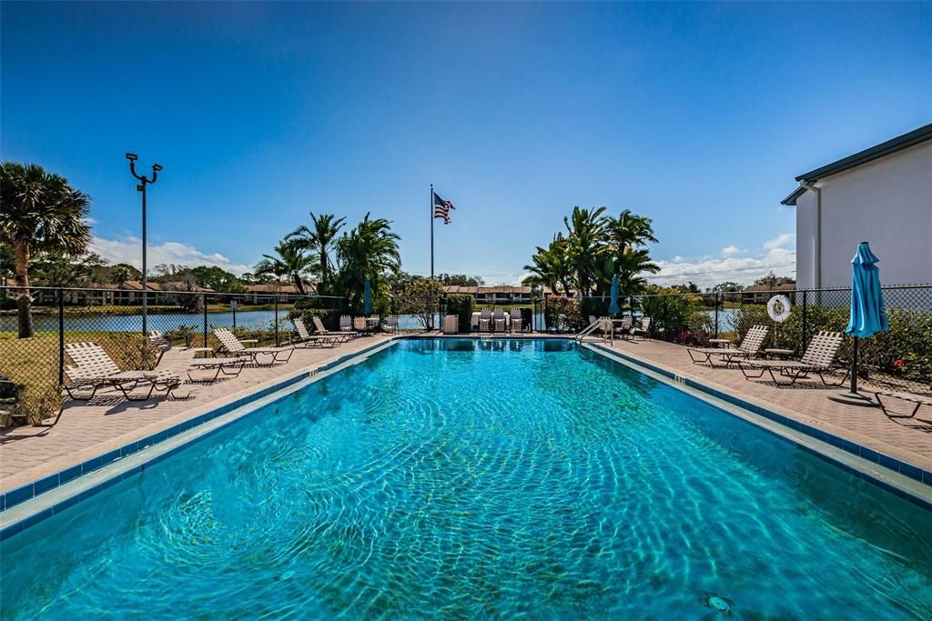 合同活跃: $3,000 (2 贝兹, 2 浴室, 1053 平方英尺)