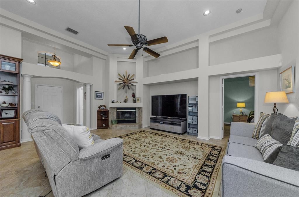 Activo con contrato: $619,700 (3 camas, 2 baños, 1886 Pies cuadrados)