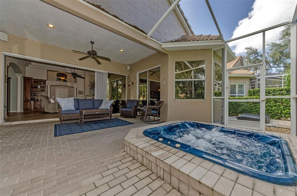 Activo con contrato: $619,700 (3 camas, 2 baños, 1886 Pies cuadrados)