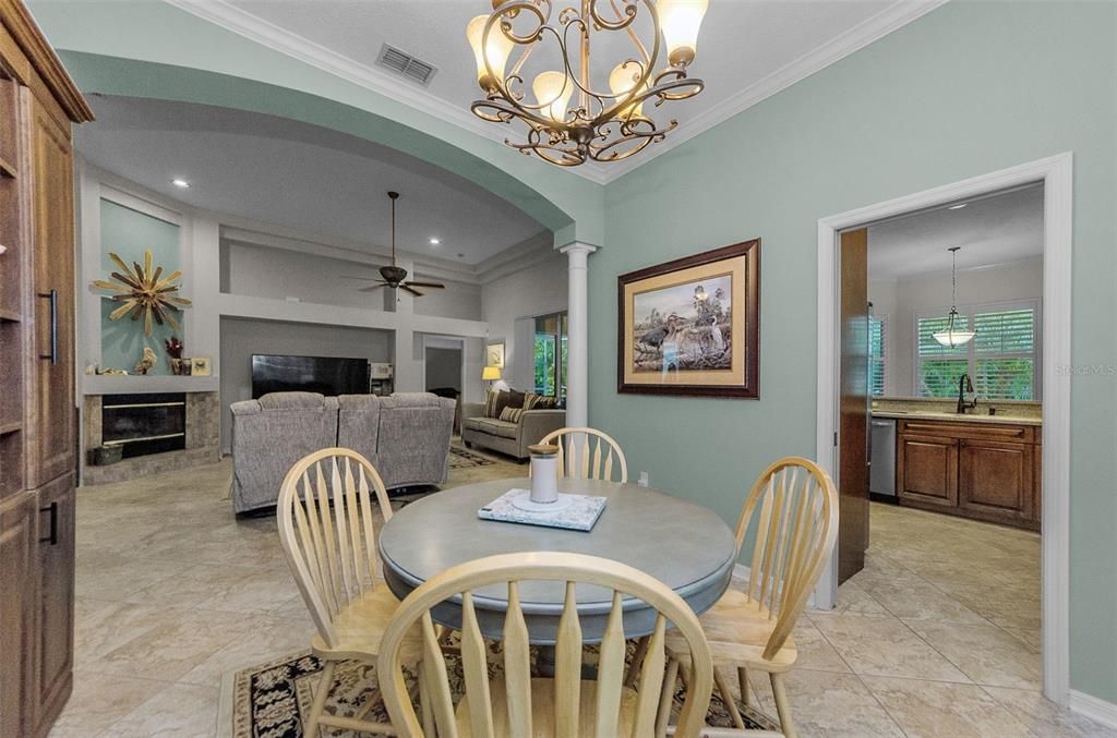 Activo con contrato: $619,700 (3 camas, 2 baños, 1886 Pies cuadrados)