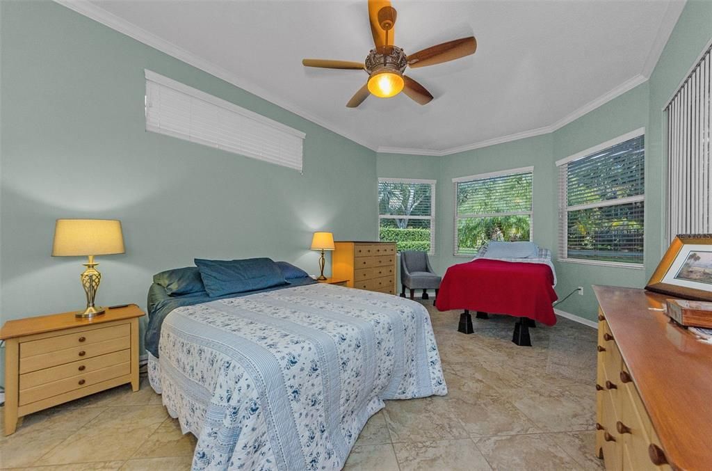 Activo con contrato: $619,700 (3 camas, 2 baños, 1886 Pies cuadrados)