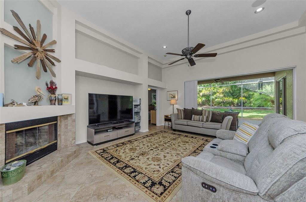 Activo con contrato: $619,700 (3 camas, 2 baños, 1886 Pies cuadrados)