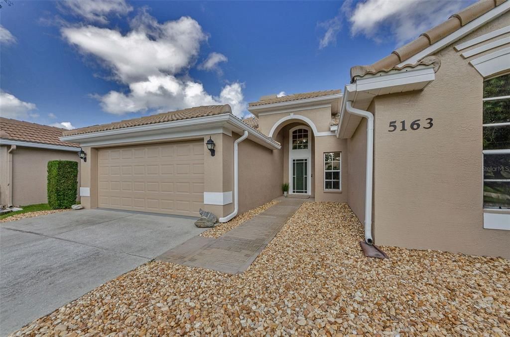 Activo con contrato: $619,700 (3 camas, 2 baños, 1886 Pies cuadrados)