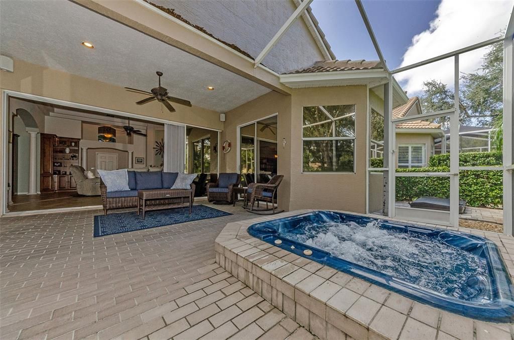 Activo con contrato: $619,700 (3 camas, 2 baños, 1886 Pies cuadrados)