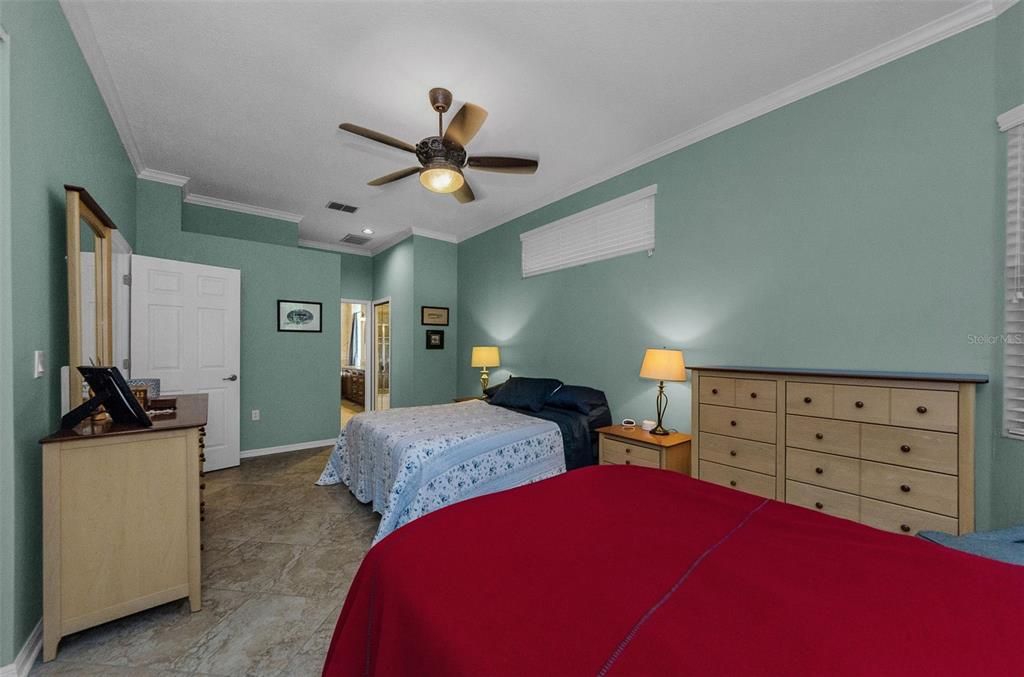 Activo con contrato: $619,700 (3 camas, 2 baños, 1886 Pies cuadrados)