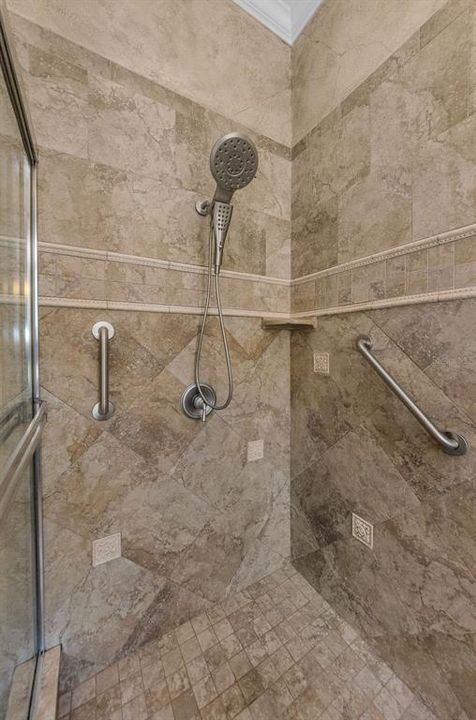 Activo con contrato: $619,700 (3 camas, 2 baños, 1886 Pies cuadrados)