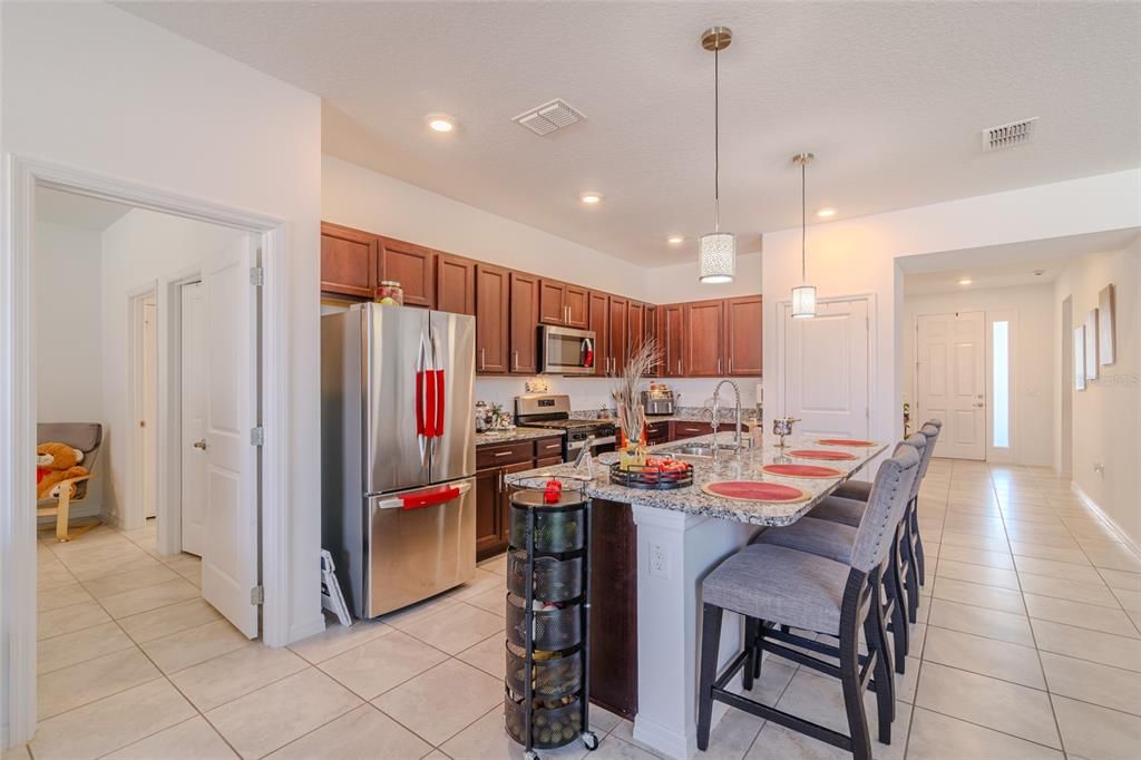 待售: $364,900 (4 贝兹, 3 浴室, 2011 平方英尺)